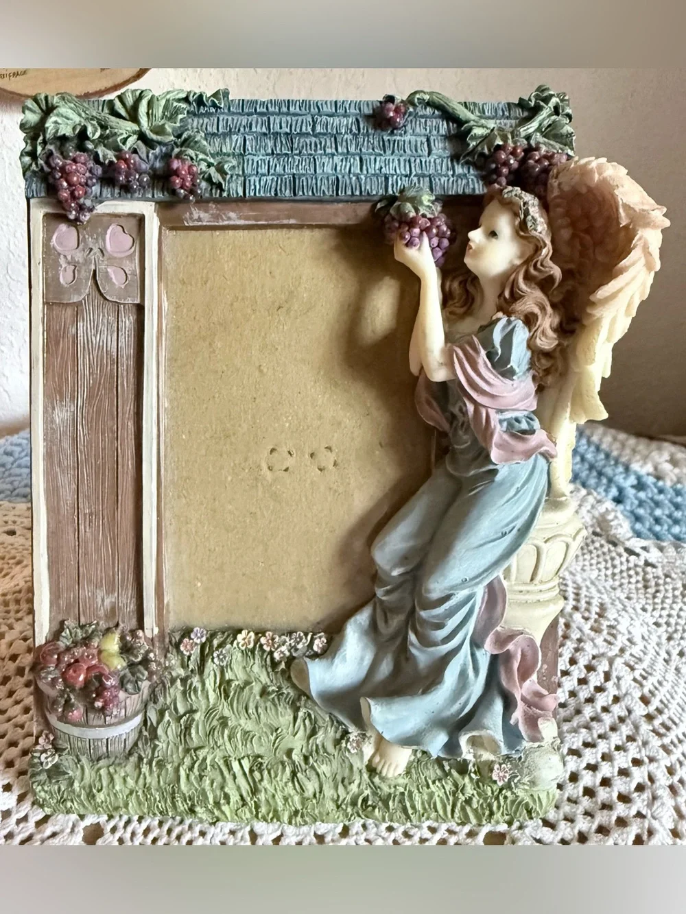 90s Cherub Seraphim Angel Ornate Grape Vine and Fruit Basket Frame 3X4.5